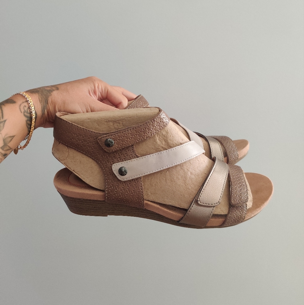 Cobb Hill Hollywood 4 Strap